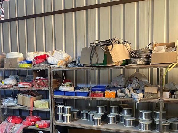 倉(cāng)庫(kù)一角